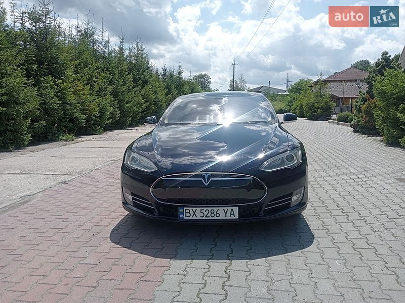 Ліфтбек Tesla Model S 2013 в Шепетівці