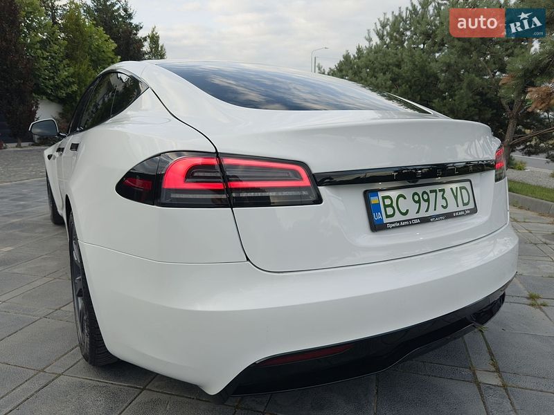 Ліфтбек Tesla Model S 2023 в Львові