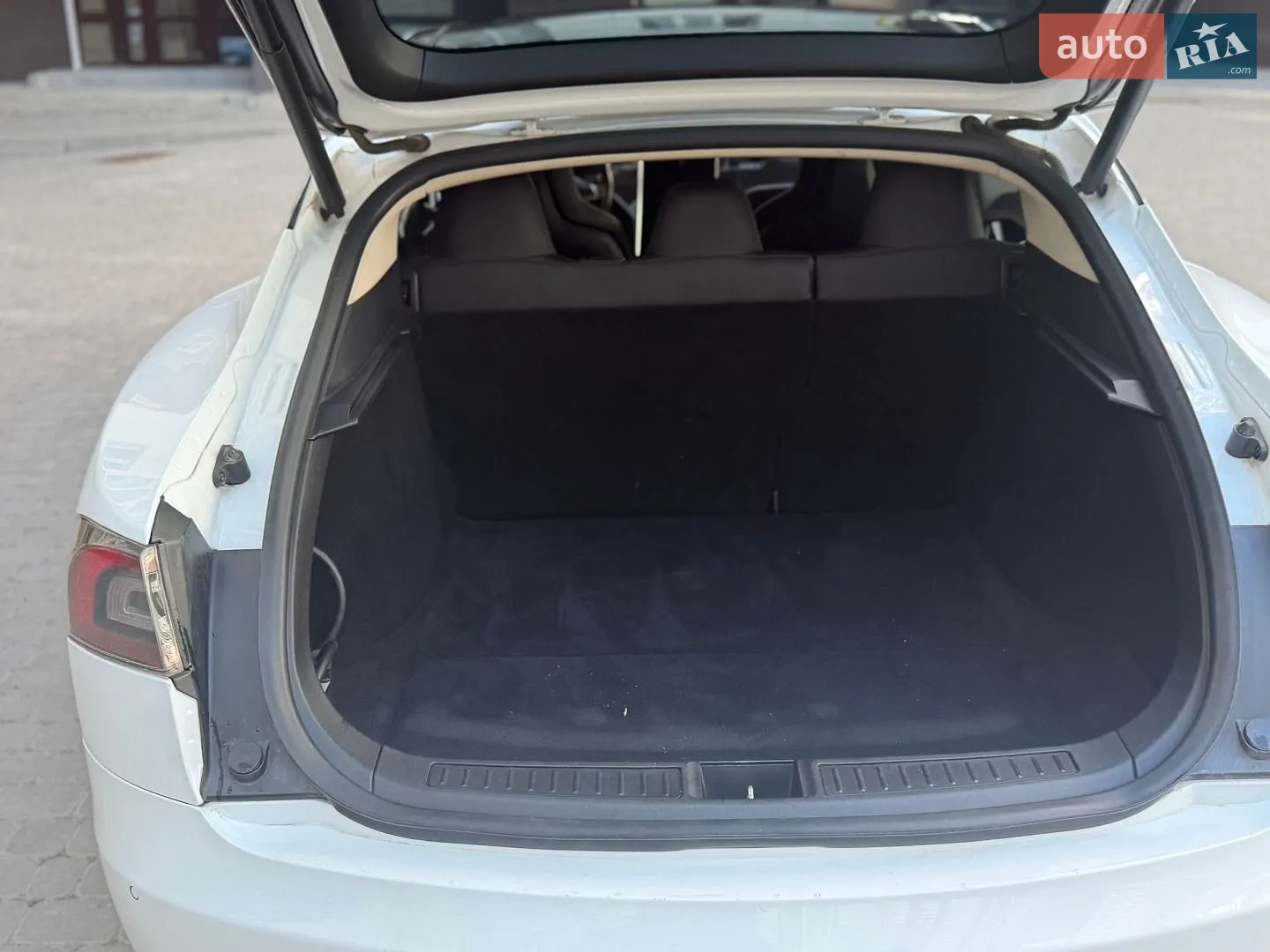 2015 Tesla Model S - мініатюра 18