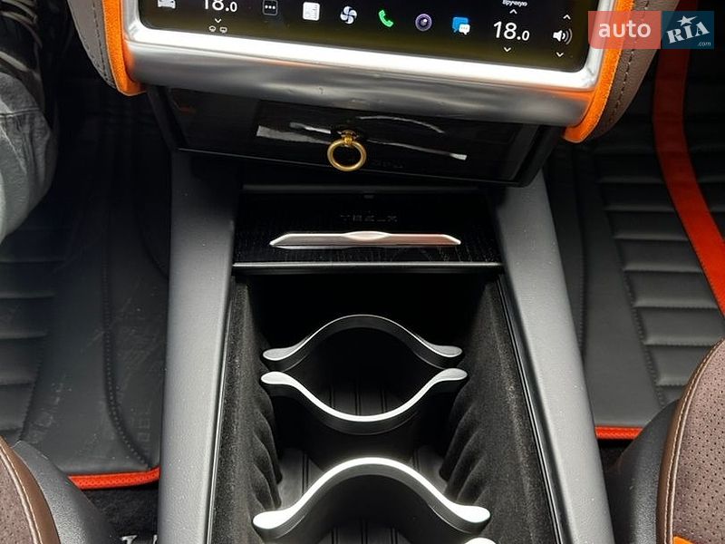 Ліфтбек Tesla Model S 2015 в Одесі