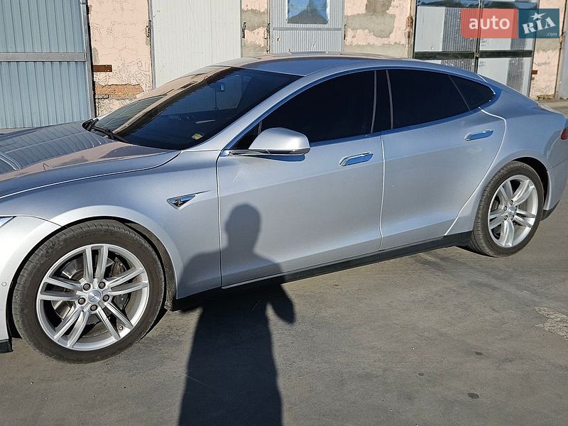 Ліфтбек Tesla Model S 2015 в Білій Церкві