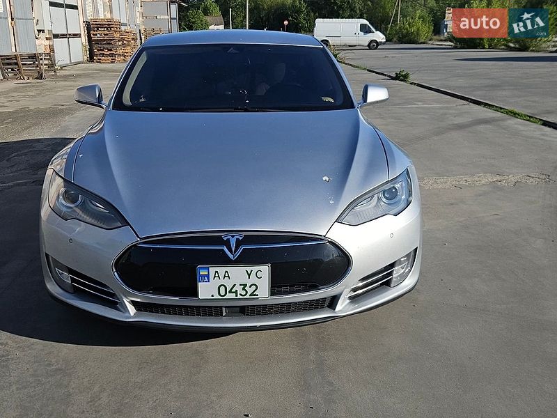 Ліфтбек Tesla Model S 2015 в Білій Церкві