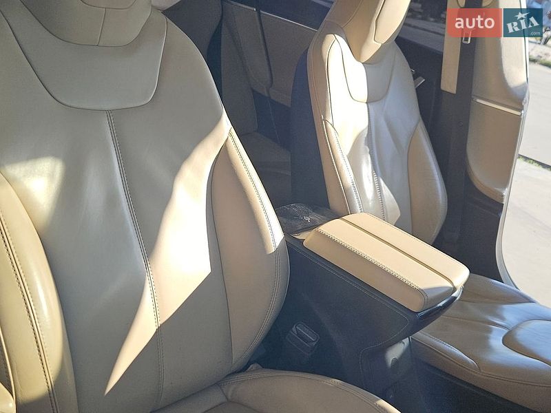 Ліфтбек Tesla Model S 2015 в Білій Церкві