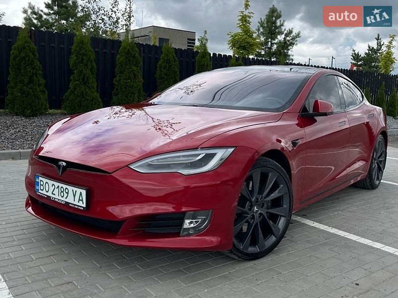 Лифтбек Tesla Model S 2018 в Тернополе