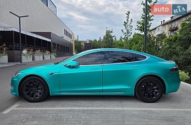 Лифтбек Tesla Model S 2018 в Киеве