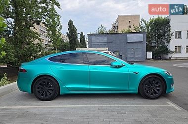 Лифтбек Tesla Model S 2018 в Киеве