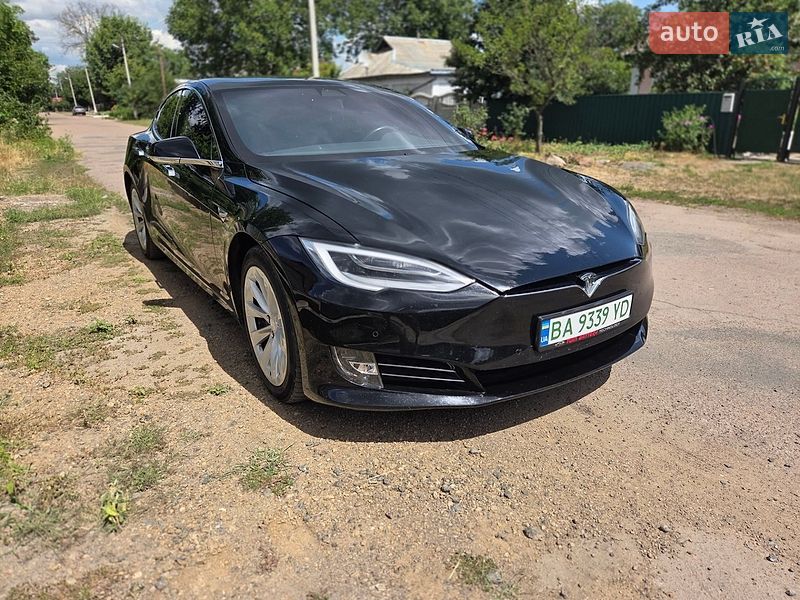 Tesla Model S 2018