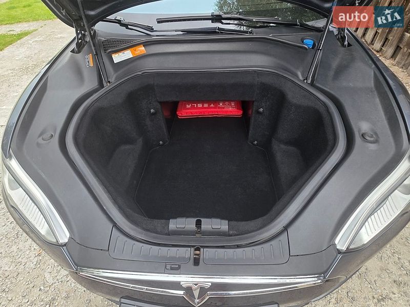 Лифтбек Tesla Model S 2014 в Киеве