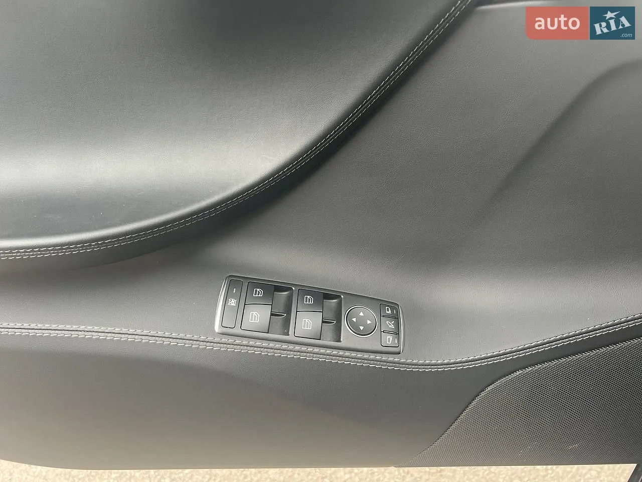 2020 Tesla Model S - мініатюра 19