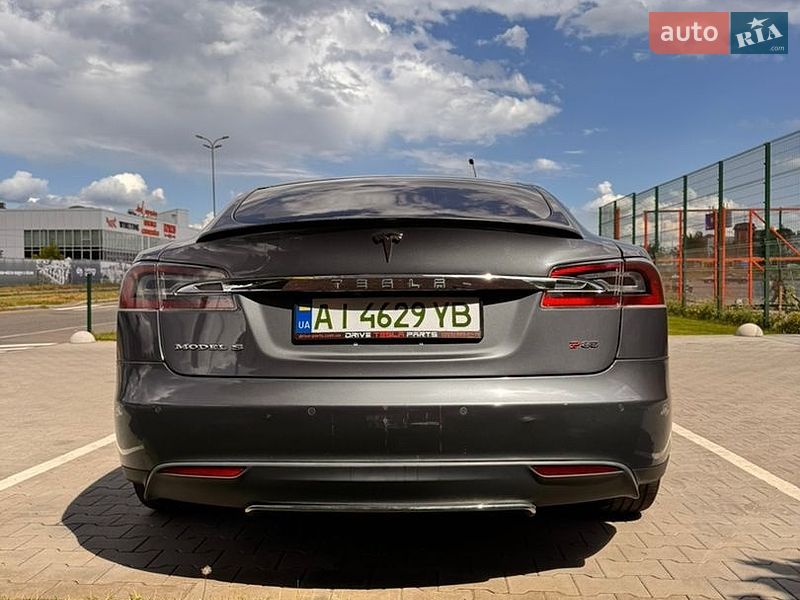 Лифтбек Tesla Model S 2014 в Киеве фото 5 Лифтбек Tesla Model S 2014 в Киеве