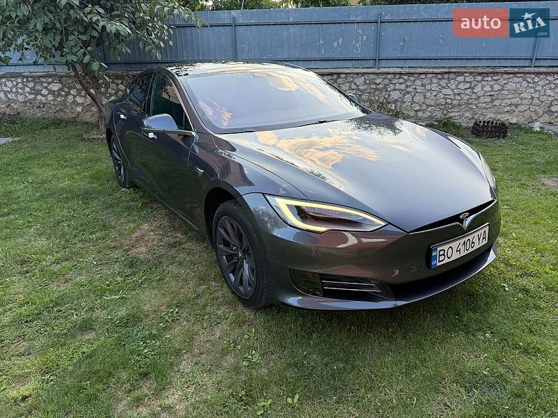 Tesla Model S 2018