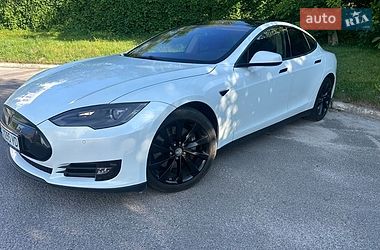 Лифтбек Tesla Model S 2013 в Львове
