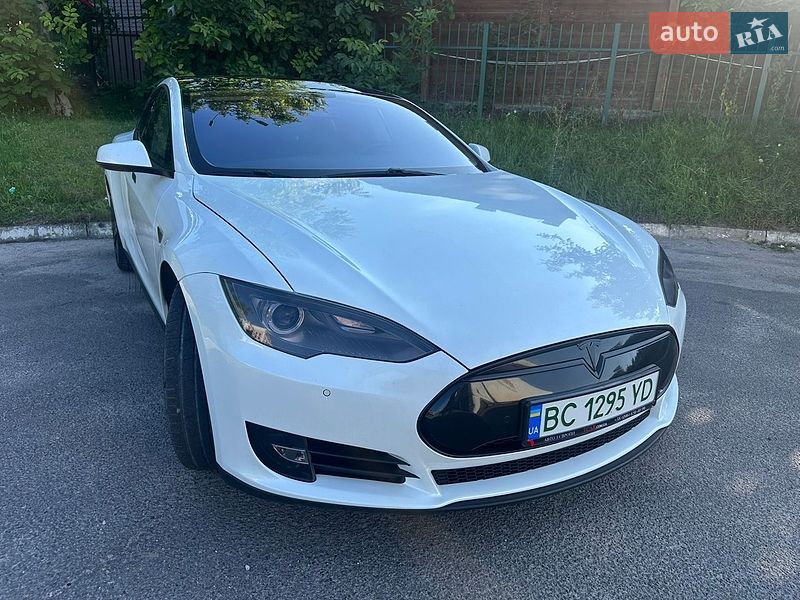 Лифтбек Tesla Model S 2013 в Львове