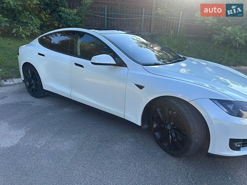 Лифтбек Tesla Model S 2013 в Львове
