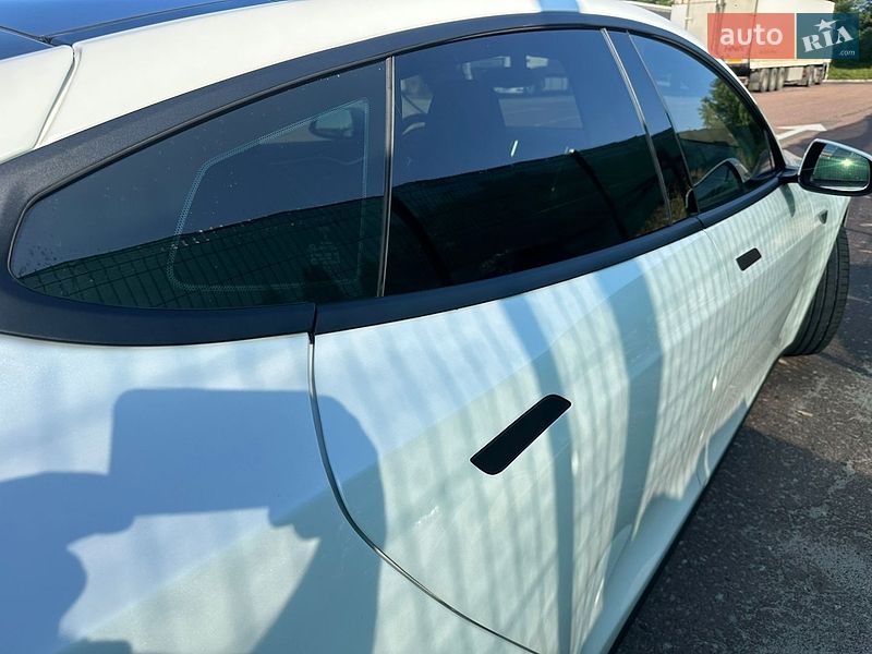 Лифтбек Tesla Model S 2013 в Львове