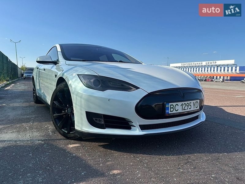 Лифтбек Tesla Model S 2013 в Львове
