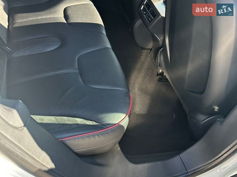Лифтбек Tesla Model S 2013 в Львове