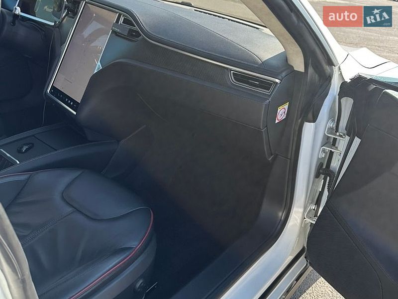 Лифтбек Tesla Model S 2013 в Львове