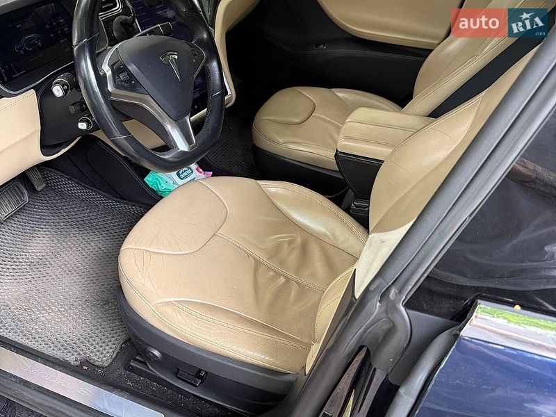 Ліфтбек Tesla Model S 2015 в Дніпрі фото 5 Ліфтбек Tesla Model S 2015 в Дніпрі