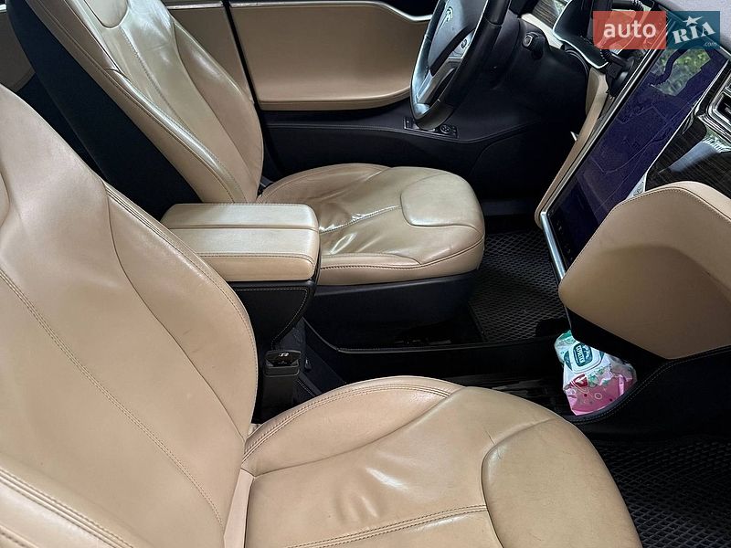 Ліфтбек Tesla Model S 2015 в Дніпрі фото 9 Ліфтбек Tesla Model S 2015 в Дніпрі