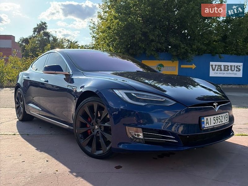 Tesla Model S 2019