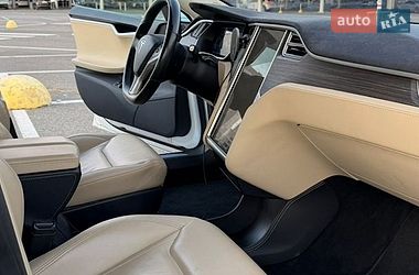 Лифтбек Tesla Model S 2015 в Киеве