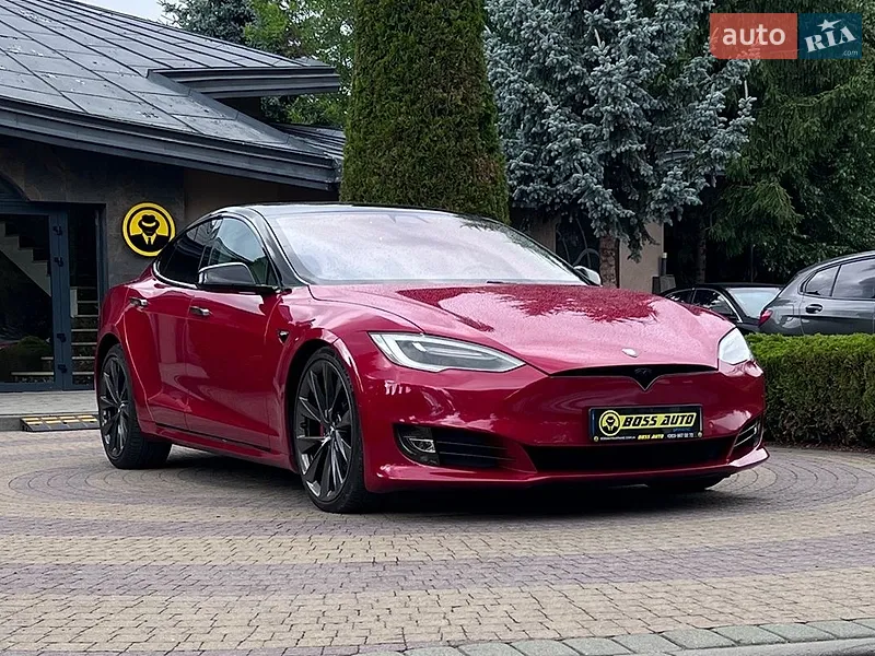 Tesla Model S 2019