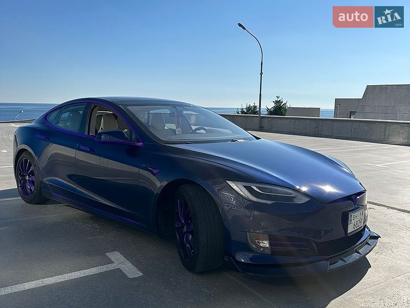 Лифтбек Tesla Model S 2017 в Одессе