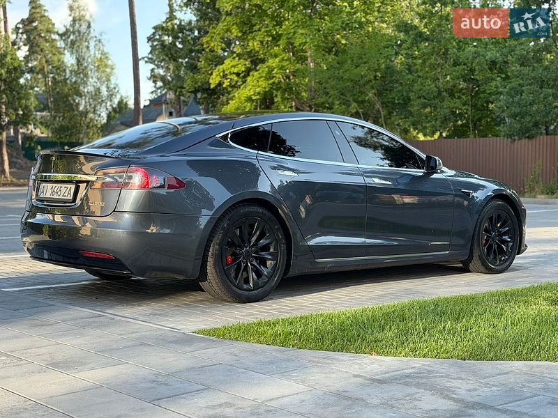 Лифтбек Tesla Model S 2017 в Киеве фото 2 Лифтбек Tesla Model S 2017 в Киеве