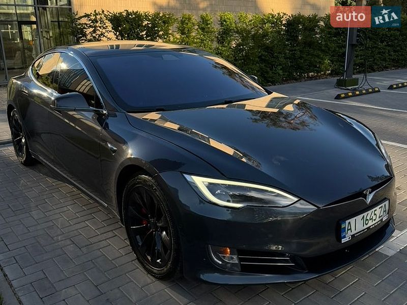 Лифтбек Tesla Model S 2017 в Киеве фото 16 Лифтбек Tesla Model S 2017 в Киеве