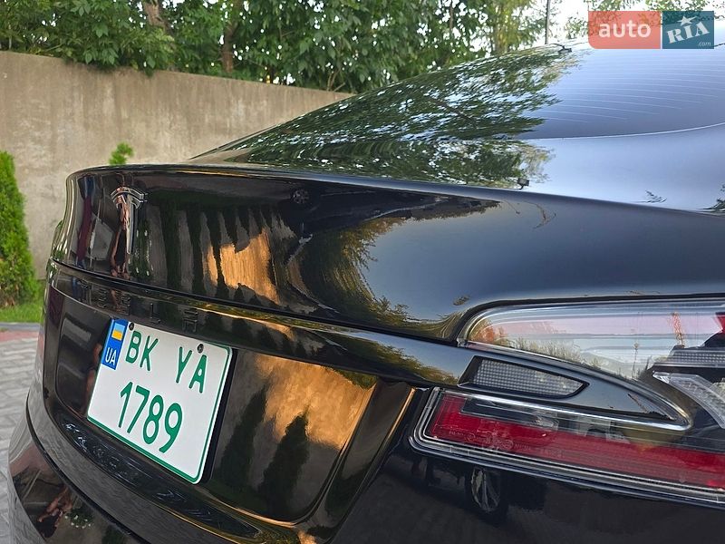 Ліфтбек Tesla Model S 2018 в Костопілі фото 25 Ліфтбек Tesla Model S 2018 в Костопілі