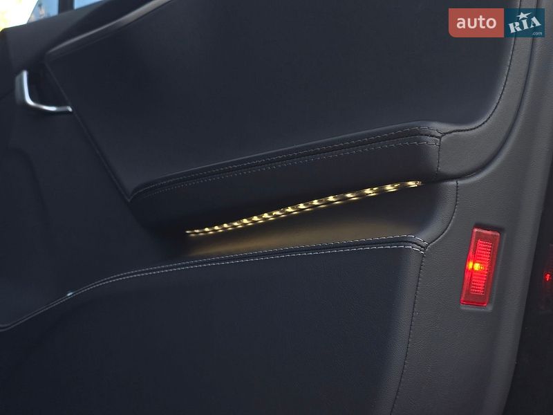 Ліфтбек Tesla Model S 2018 в Костопілі фото 36 Ліфтбек Tesla Model S 2018 в Костопілі