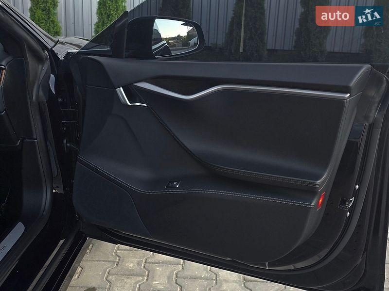 Ліфтбек Tesla Model S 2018 в Костопілі фото 37 Ліфтбек Tesla Model S 2018 в Костопілі