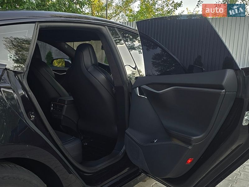 Ліфтбек Tesla Model S 2018 в Костопілі фото 55 Ліфтбек Tesla Model S 2018 в Костопілі