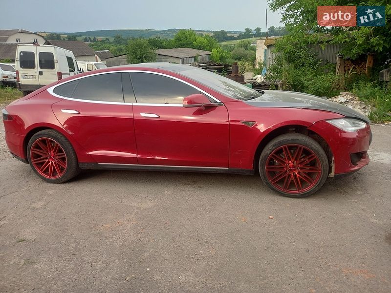 Ліфтбек Tesla Model S 2013 в Перемишлянах