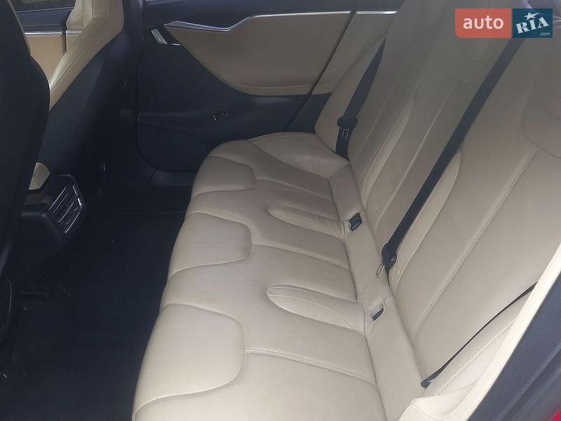 Ліфтбек Tesla Model S 2013 в Перемишлянах