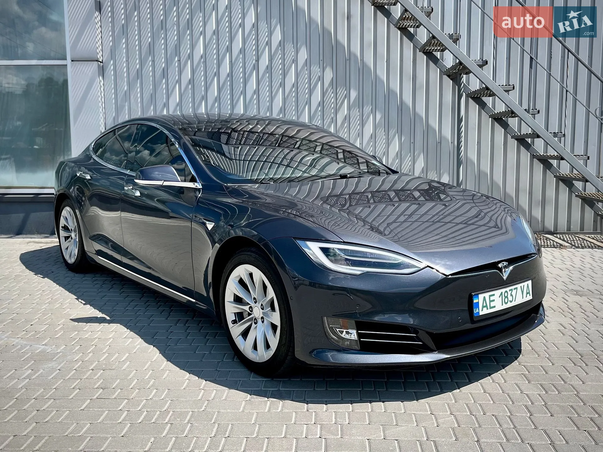 2019 Tesla Model S - фото 1