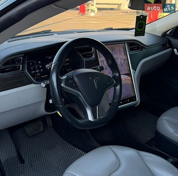 Лифтбек Tesla Model S 2015 в Белой Церкви фото 5 Лифтбек Tesla Model S 2015 в Белой Церкви