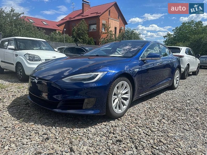 Ліфтбек Tesla Model S 2016 в Полтаві