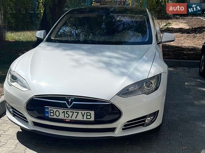 Tesla Model S, фото из объявления