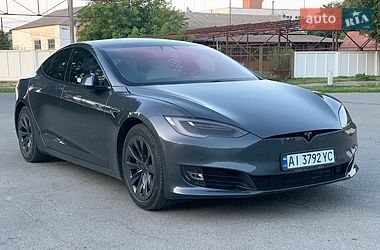 Лифтбек Tesla Model S 2017 в Сквире