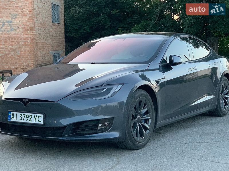 Лифтбек Tesla Model S 2017 в Сквире