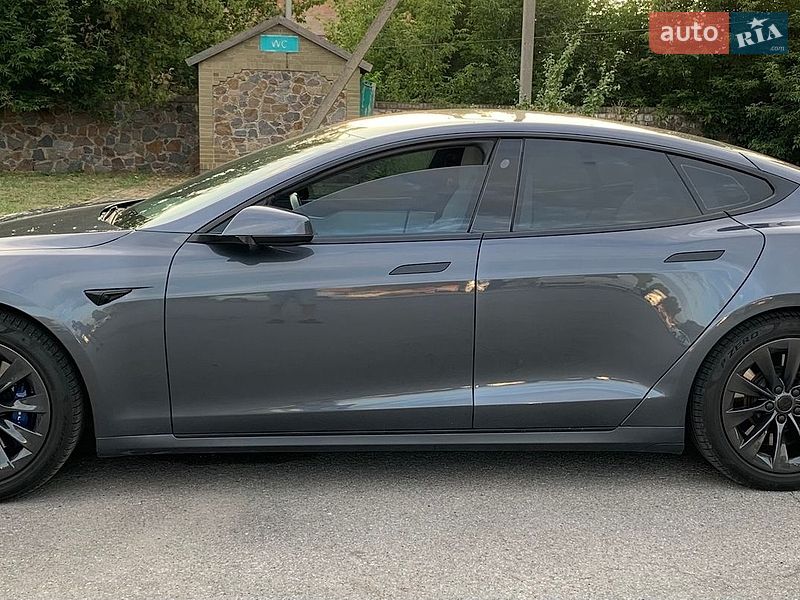 Лифтбек Tesla Model S 2017 в Сквире