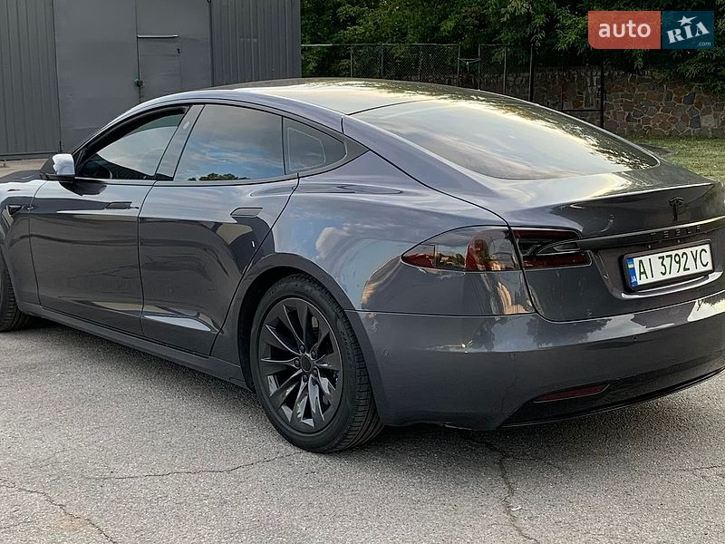 Лифтбек Tesla Model S 2017 в Сквире