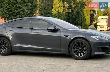 Лифтбек Tesla Model S 2017 в Сквире