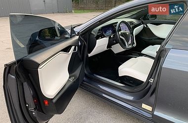 Лифтбек Tesla Model S 2017 в Сквире
