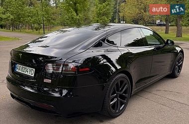 Лифтбек Tesla Model S 2022 в Киеве