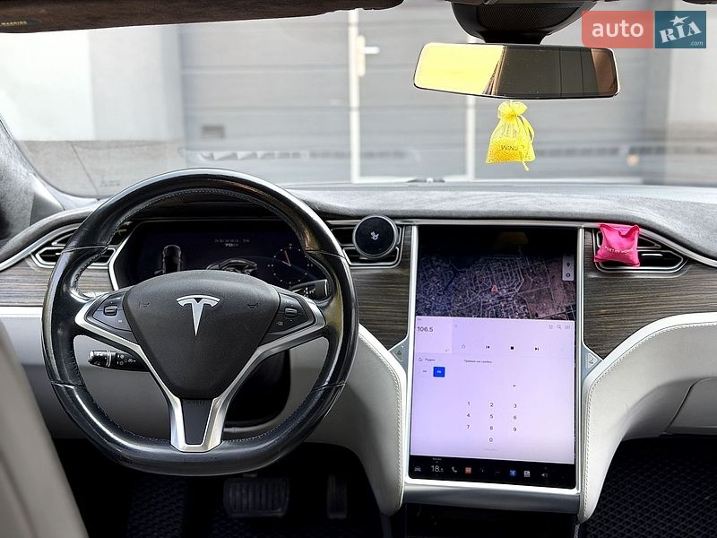 Лифтбек Tesla Model S 2015 в Киеве фото 17 Лифтбек Tesla Model S 2015 в Киеве