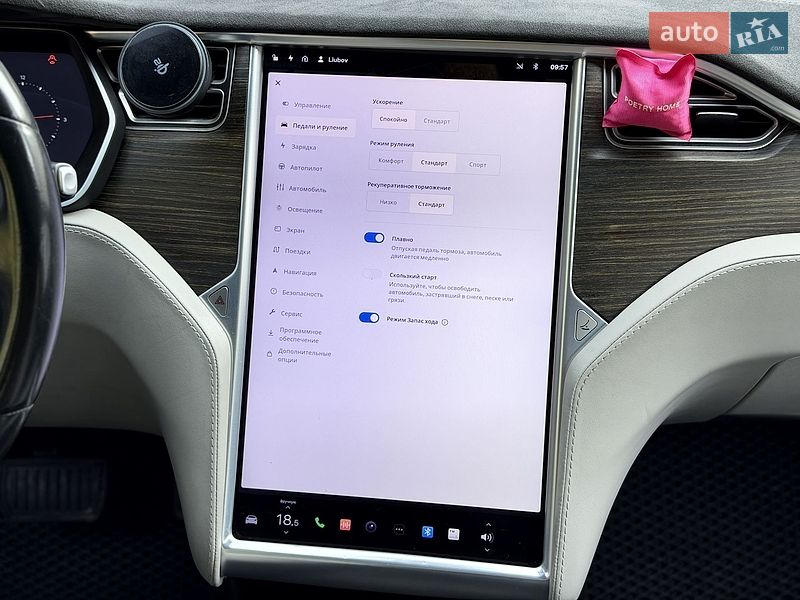 Лифтбек Tesla Model S 2015 в Киеве фото 18 Лифтбек Tesla Model S 2015 в Киеве