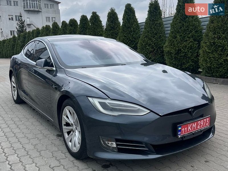 Лифтбек Tesla Model S 2017 в Львове фото Лифтбек Tesla Model S 2017 в Львове